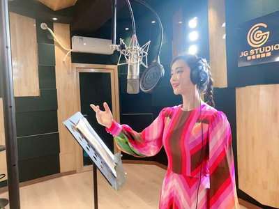 致敬抗疫英雄！楊西音子傾情演唱《又唱為了誰》的文藝創作